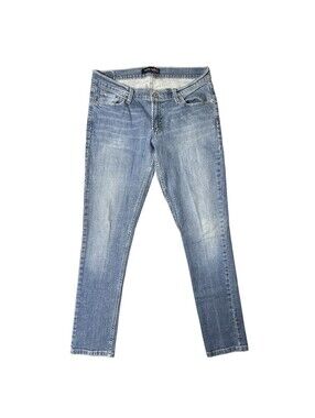 Vintage Y2K Levi's Low Rise Straight Jeans Women's 13 M Medium Blue Wash Denim⁠